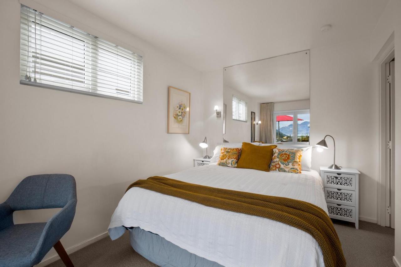 Queenstown House Bed & Breakfast And Apartments Exterior photo