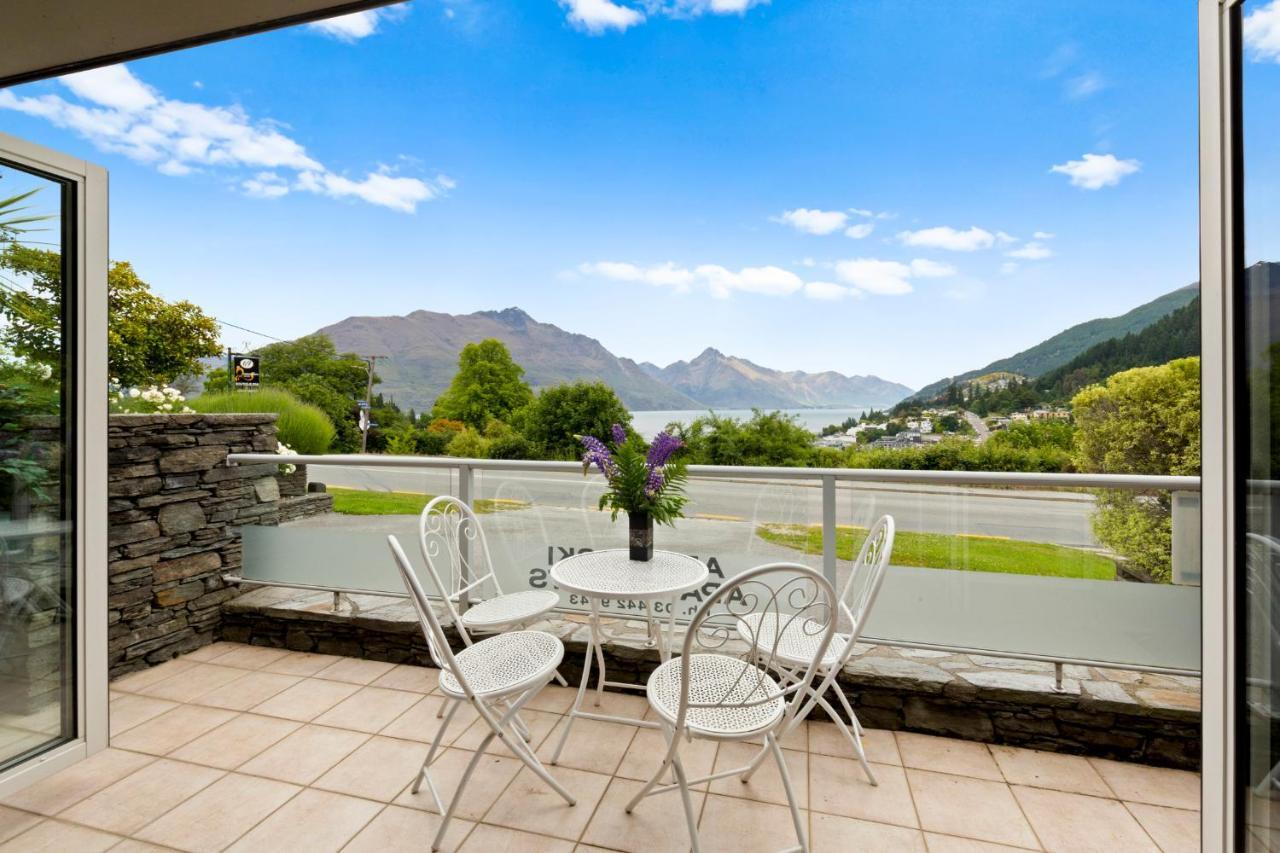 Queenstown House Bed & Breakfast And Apartments Exterior photo